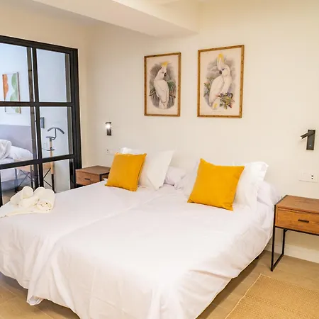 Centro By Renthas Apartment *